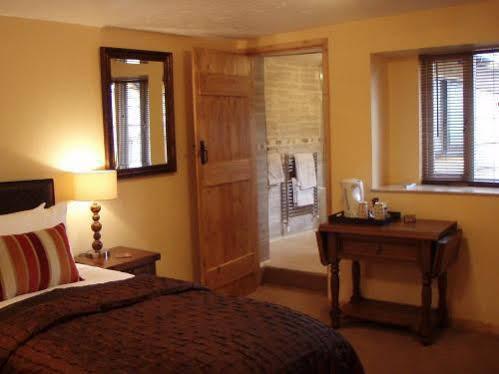 The Horse & Jockey Inn Knighton  Eksteriør bilde