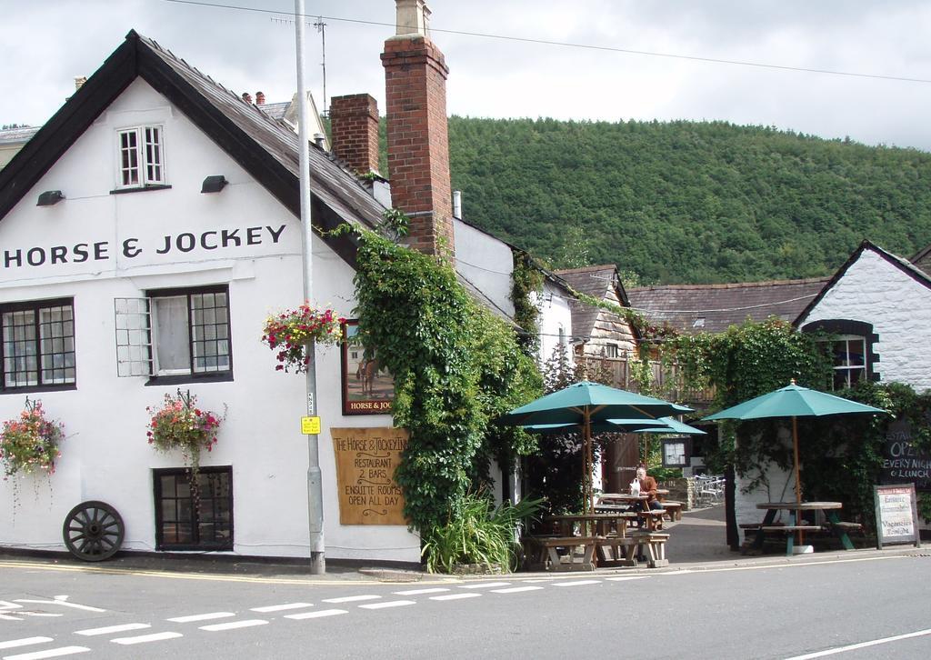 The Horse & Jockey Inn Knighton  Eksteriør bilde