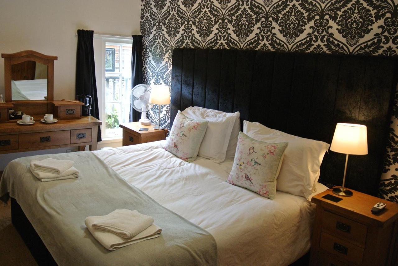 The Horse & Jockey Inn Knighton  Eksteriør bilde